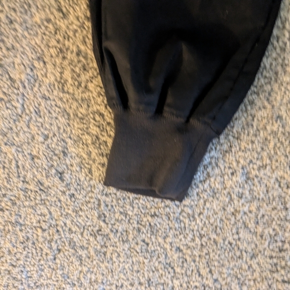 NWOT GAP Maternity Full Panel Joggers - Picture 9 of 11